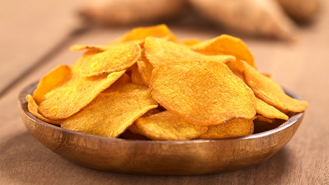 Chips de batata doce.