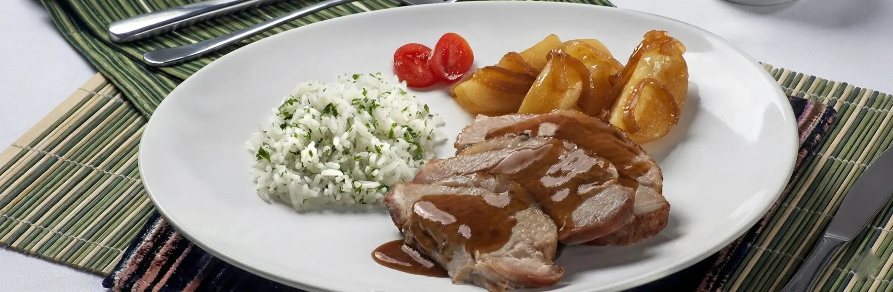 Pernil assados com batatas