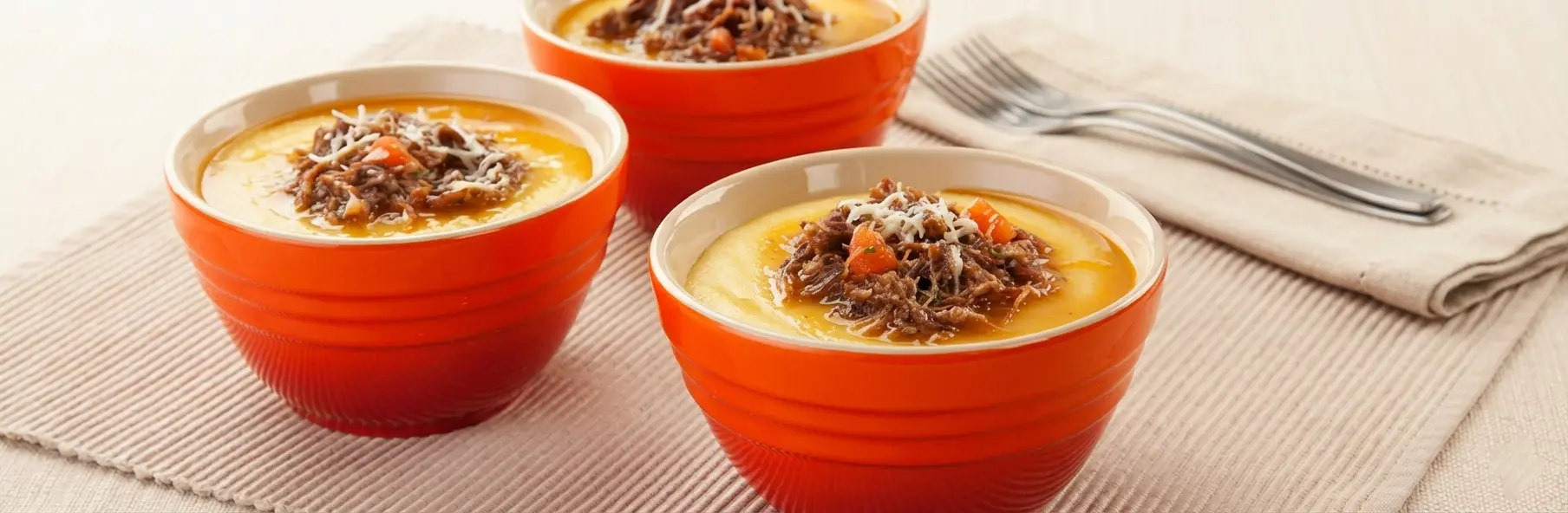 Ragu de rabada com polenta