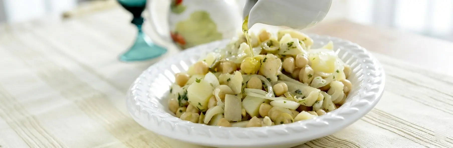 Salada de grão-de-bico com bacalhau