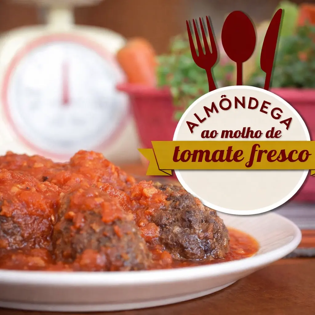 Almôndega ao molho de tomate fresco