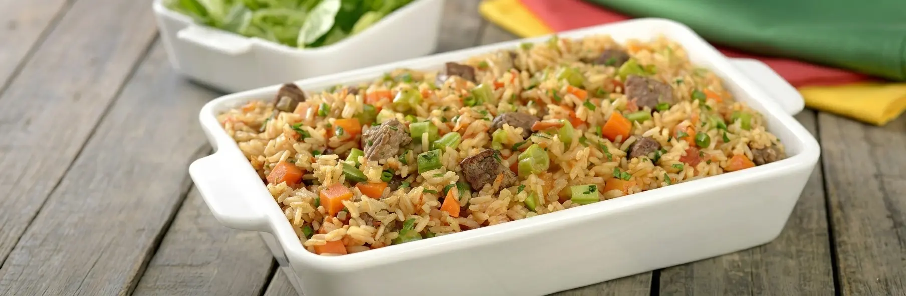 Jollof rice (Arroz com carne e legumes)