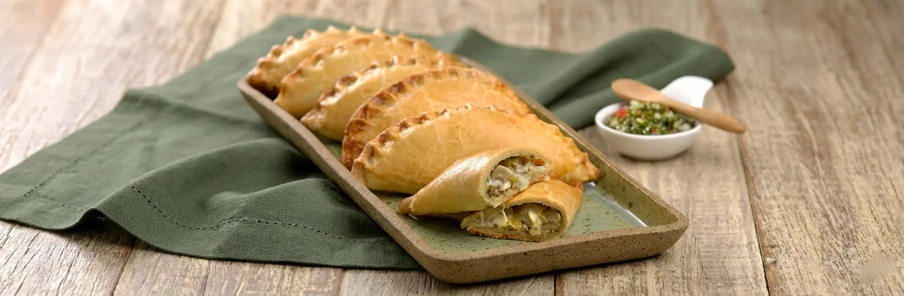 Empanada de brócolis e cogumelo