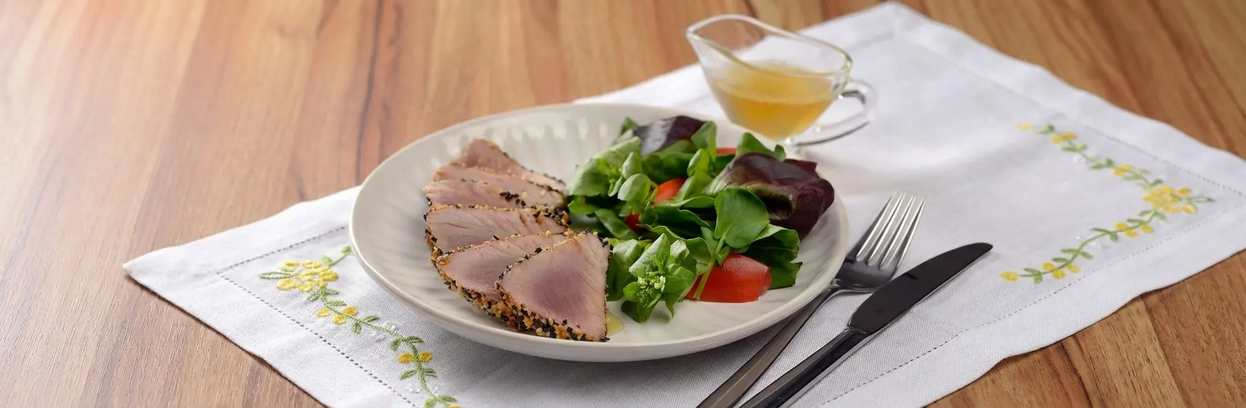 Atum com crosta de gergelim