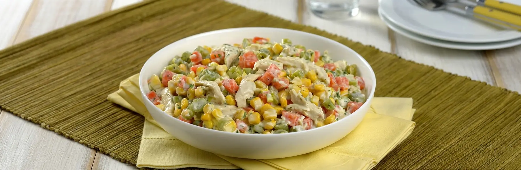 Salada de frango com molho de alho