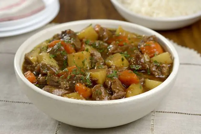 Cozido de carne com legumes