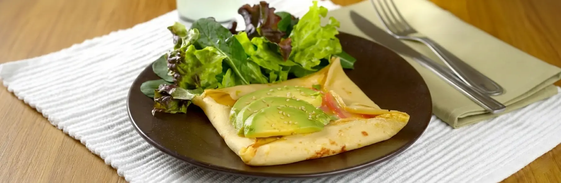 Crepe aberto com vinagrete de coentro e sódio reduzido