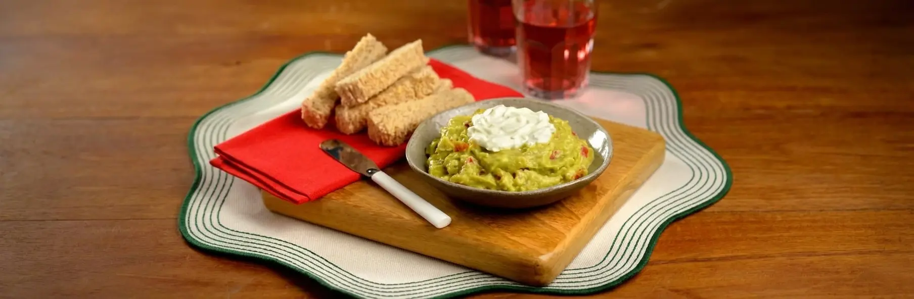 Pasta de abacate com cream cheese